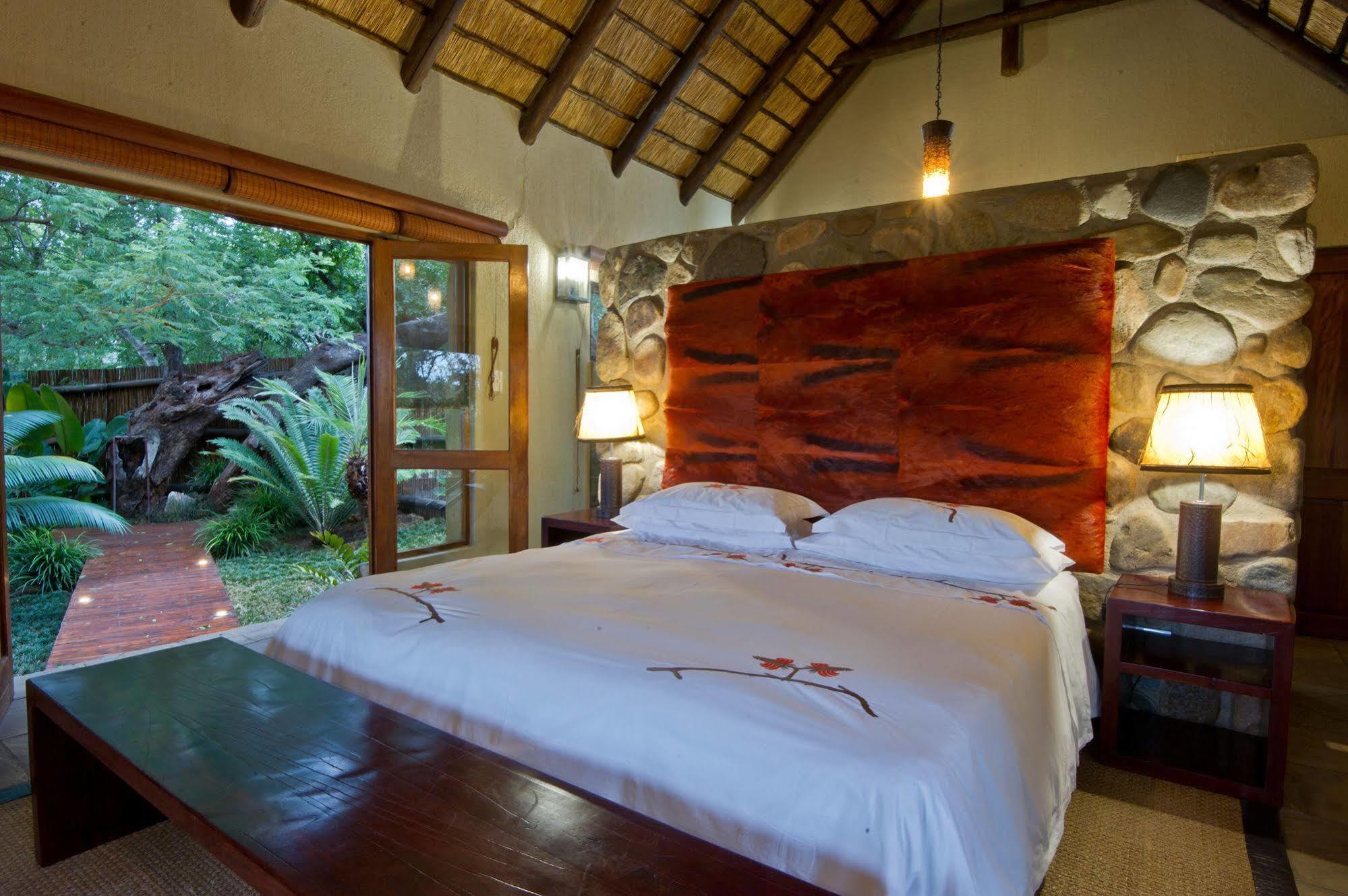 Indlovu River Lodge Karongwe Game Reserve Eksteriør billede